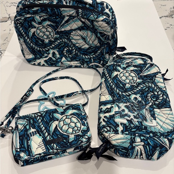 Vera Bradley 3 Pieces Vacation Bags/Wallet - Picture 3 of 6